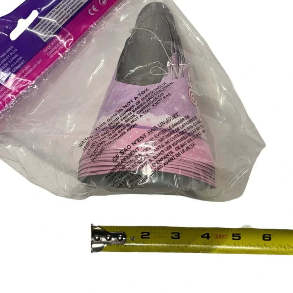 Unique brand pack of 8 tiara themed party hats brand new in package never opened